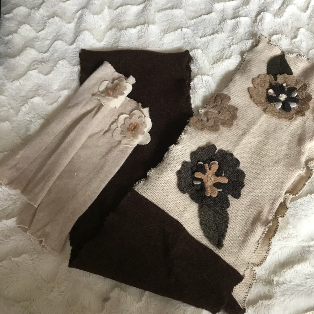 GORGEOUS ONE OF A KIND SCARF AND LONG GLOVE SET.